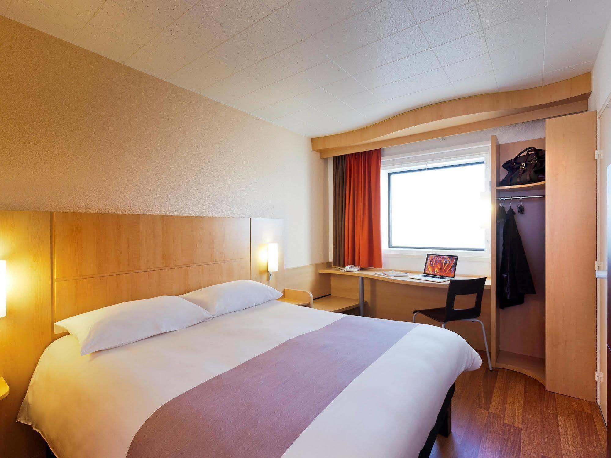 Ibis Paris La Defense Esplanade Hotell Courbevoie Eksteriør bilde