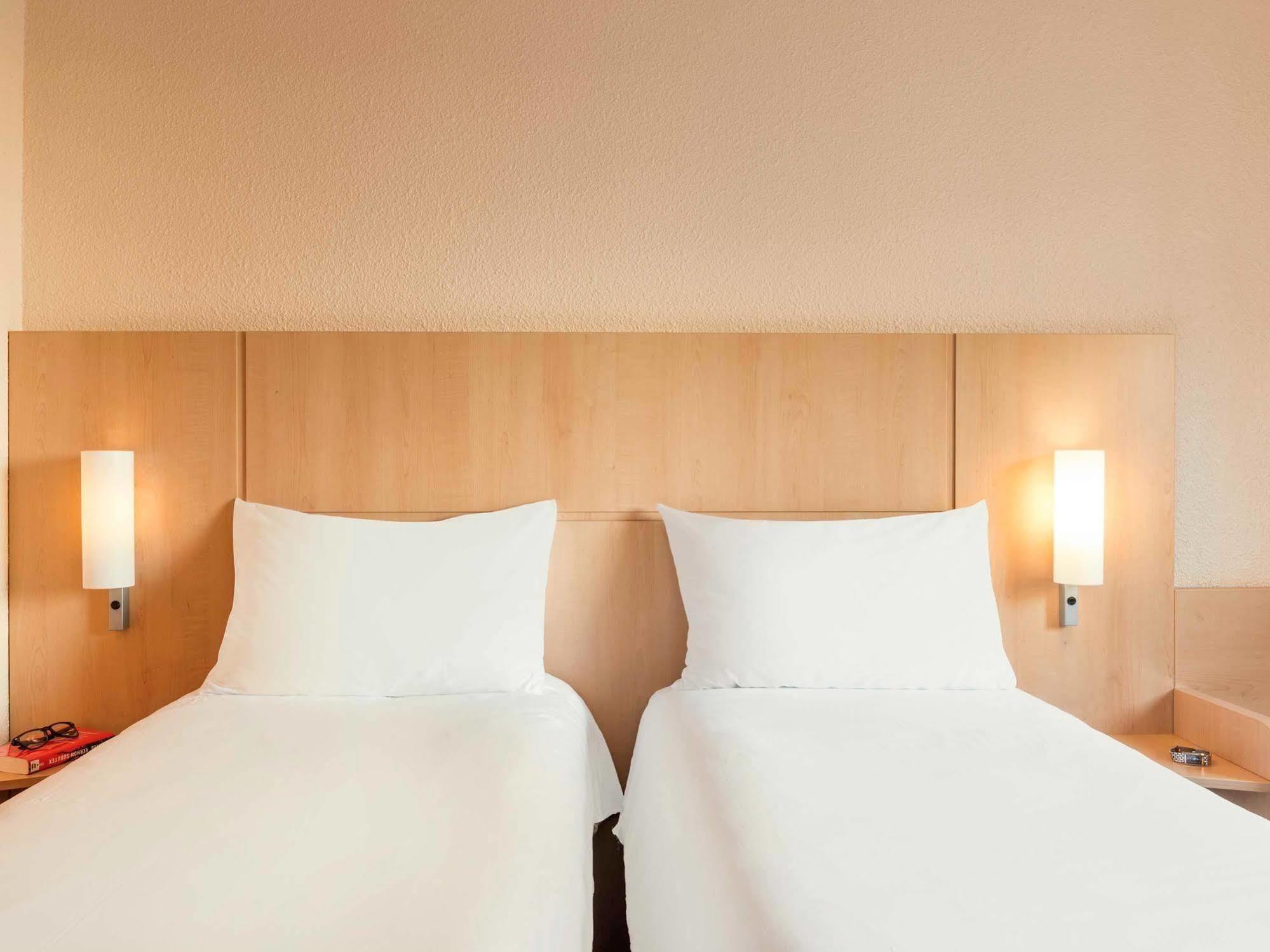 Ibis Paris La Defense Esplanade Hotell Courbevoie Eksteriør bilde