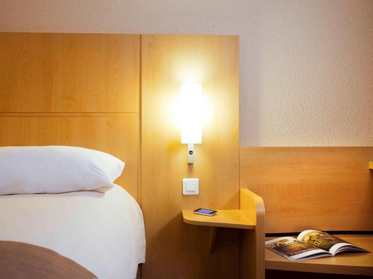Ibis Paris La Defense Esplanade Hotell Courbevoie Eksteriør bilde